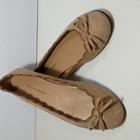 Banana Republic Shoes - Banana Republic Scalloped Robin Ballet Flat, Bow At Rounded Toe, Tan/Nude